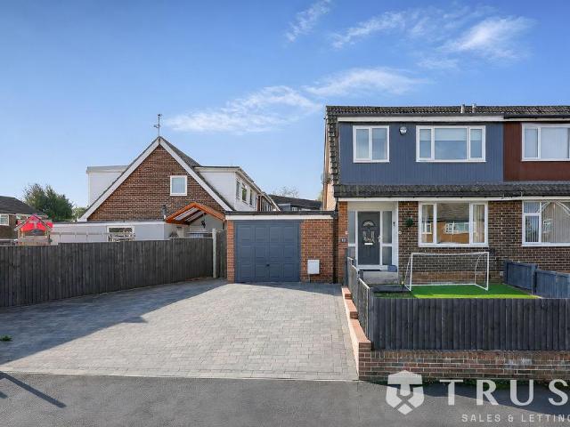 House for sale in Millbridge, West Yorkshire