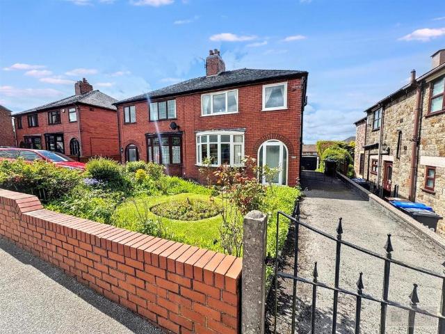 House for sale in Kingsley Moor, Staffordshire