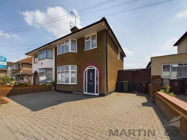 House for sale in Napsbury Park, Five Acres