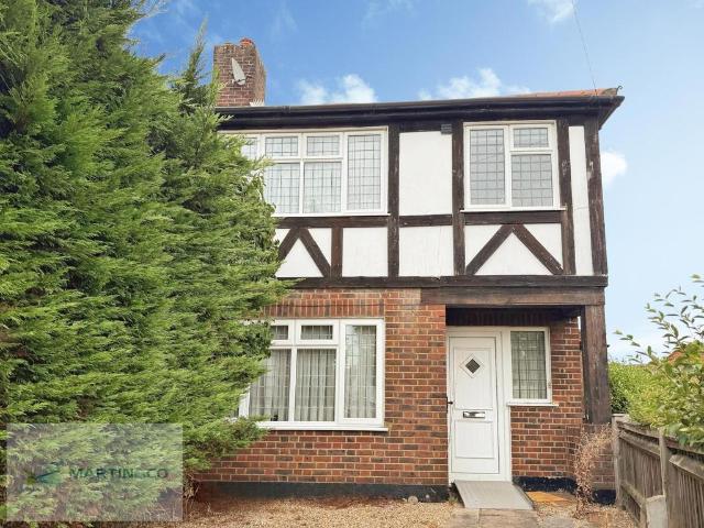House for sale in Ashford Common, Spelthorne