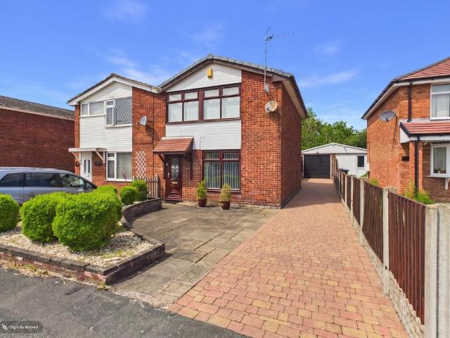House for sale in Elton