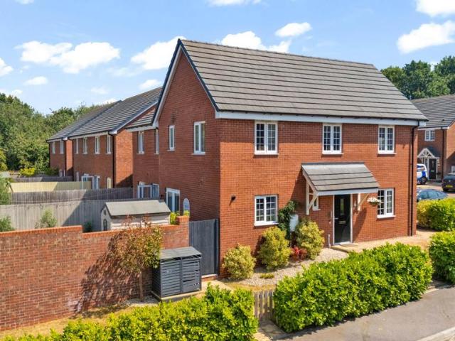 House for sale in Elmfield, Leicestershire