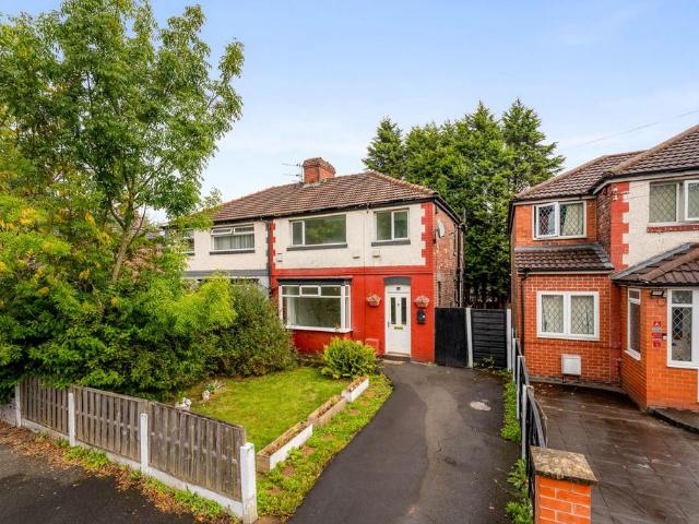 House for sale in Besses o' th' Barn, Bury