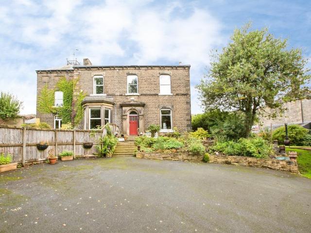 House for sale in Willowfield, Sowerby Bridge