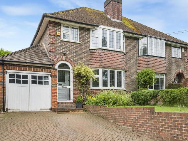 House for sale in The Butts, Kent