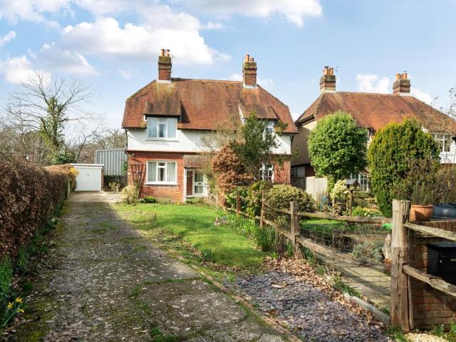 House for sale in Fole, Surrey
