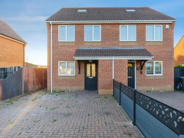 House for sale in Cauldwell, Bedford