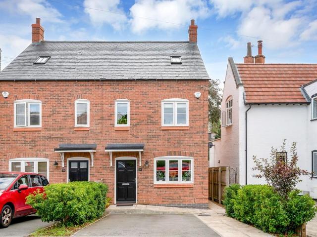 House for sale in Knighton, Leicester