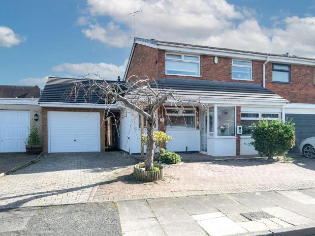 House for sale in Hall End, West Bromwich