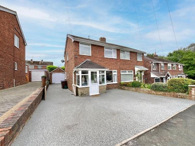 House for sale in Cheadle, Kingsley Moor