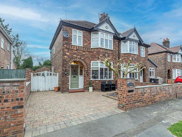 House for sale in Stockton Heath, Warrington