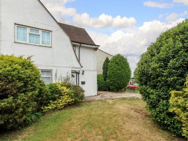 House for sale in Pouchen End, Hertfordshire