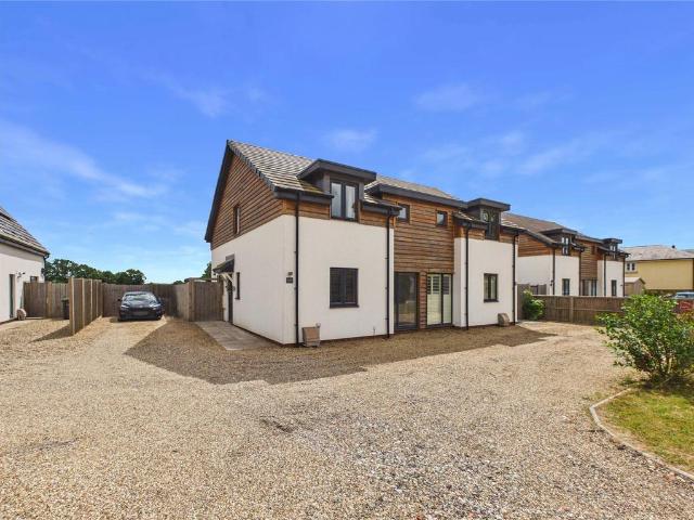 House for sale in Tattingstone, Chelmondiston