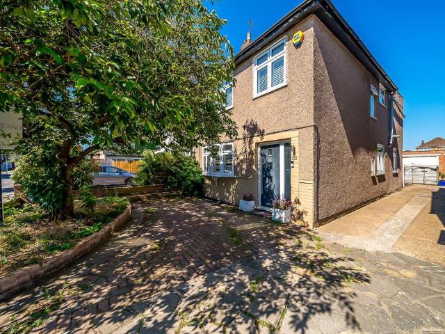 House for sale in Barnehurst, Greater London
