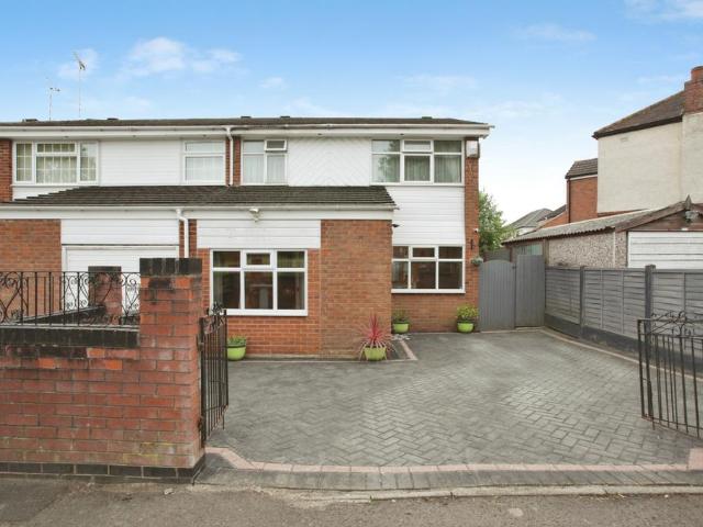 House for sale in Cheylesmore, West Midlands