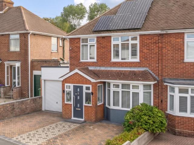 House for sale in East Cliff, Folkestone and Hythe