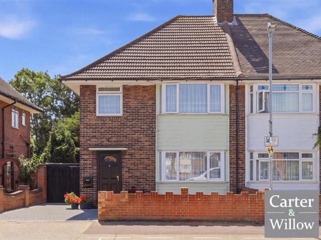 House for sale in London Borough of Barking and Dagenham, Greater London