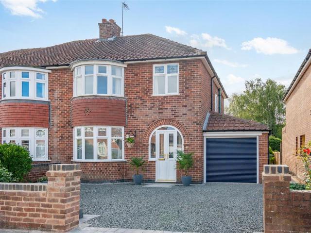 House for sale in High Field, York