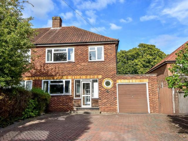 House for sale in Moneyhill, Batchworth