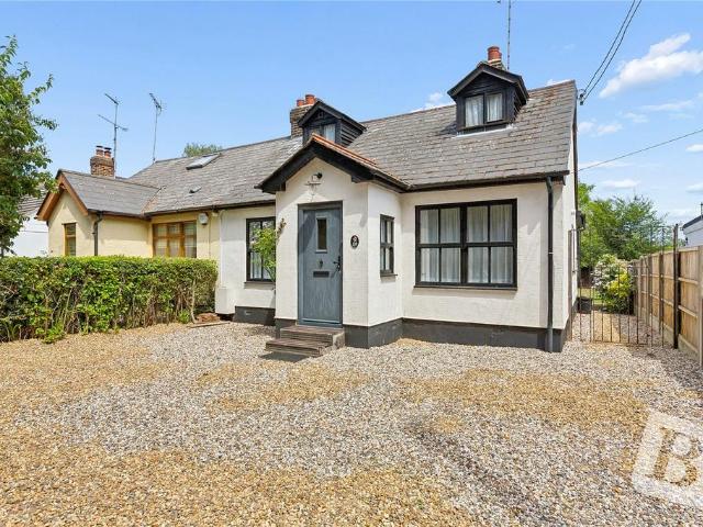 House for sale in Pilgrims' Hatch, Navestock Side