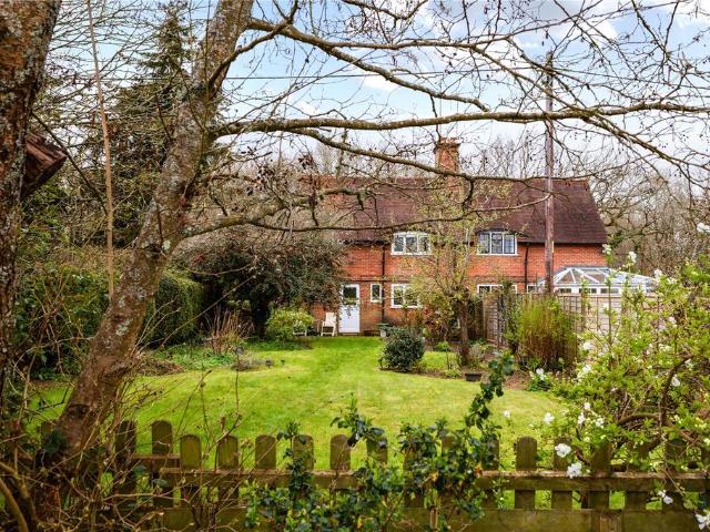 House for sale in Fole, Surrey