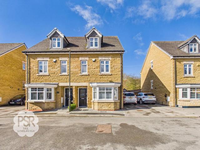 House for sale in Combs, Charlesworth
