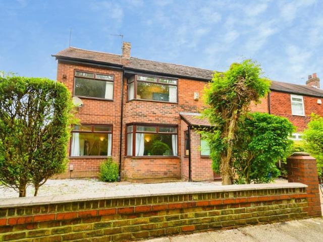 House for sale in Roe Green, Salford