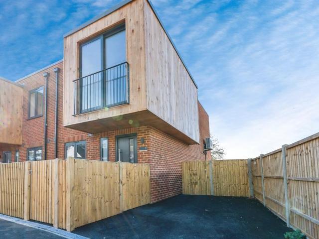 House for sale in Seaford, Iford