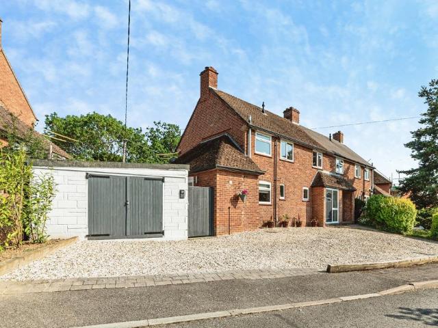 House for sale in Ashmore Green, West Berkshire