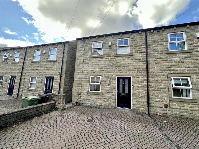 House for sale in Batley, West Yorkshire