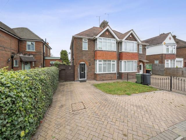 House for sale in Dunstable, Bedfordshire
