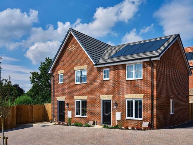 House for sale in Cattawade, Chelmondiston