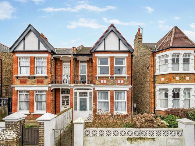 House for sale in London Borough of Ealing, Hanwell