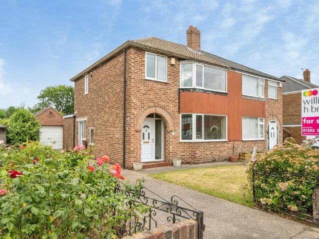 House for sale in Edenthorpe, South Yorkshire