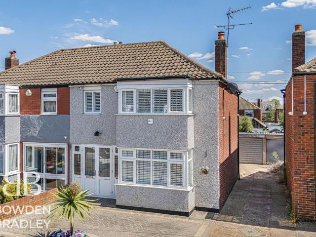 House for sale in Fairlop, Greater London