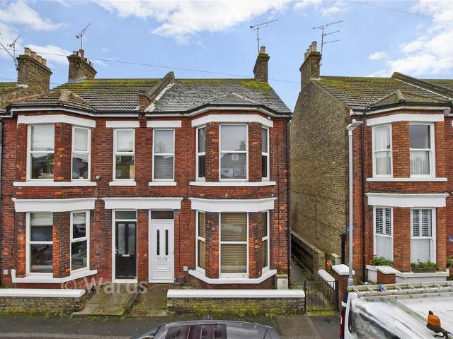 House for sale in Upton, Acol
