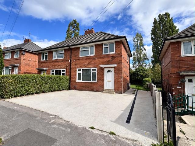 House for sale in Hollin Park, West Yorkshire