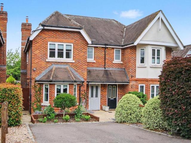 House for sale in Pachesham Park, Surrey