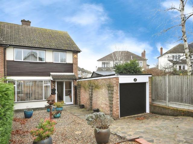 House for sale in Queens Park, Billericay