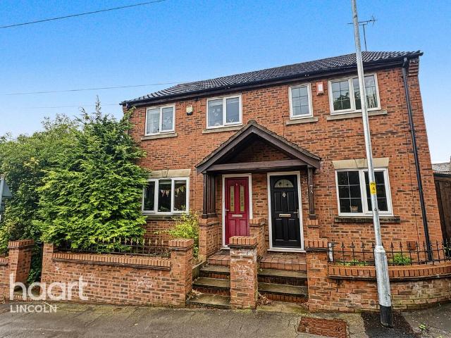 House for sale in New Boultham, Brayford