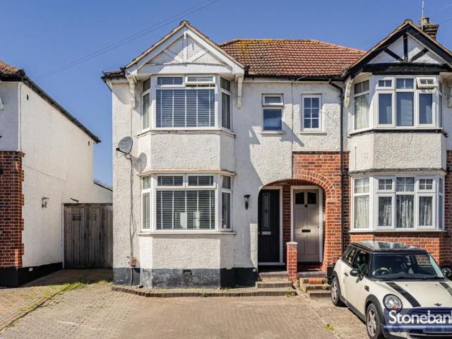 House for sale in Garston, Watford