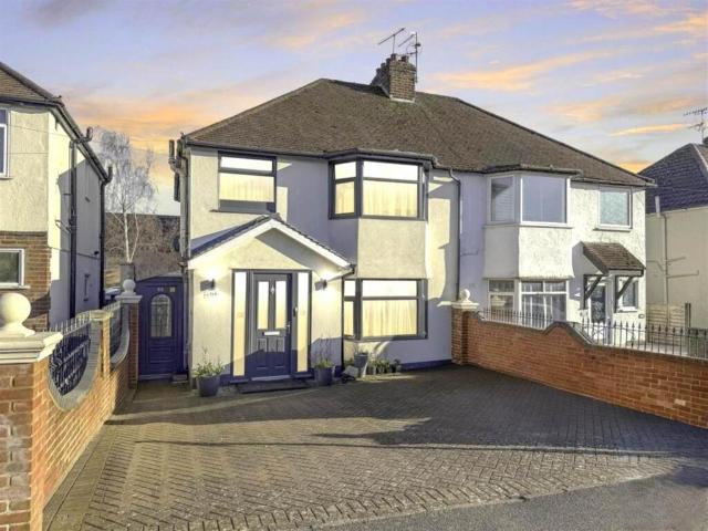 House for sale in Pouchen End, Hertfordshire