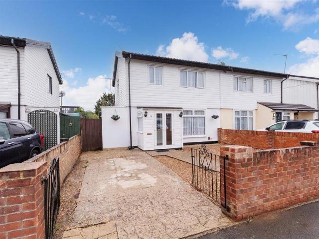 House for sale in Cippenham, Slough