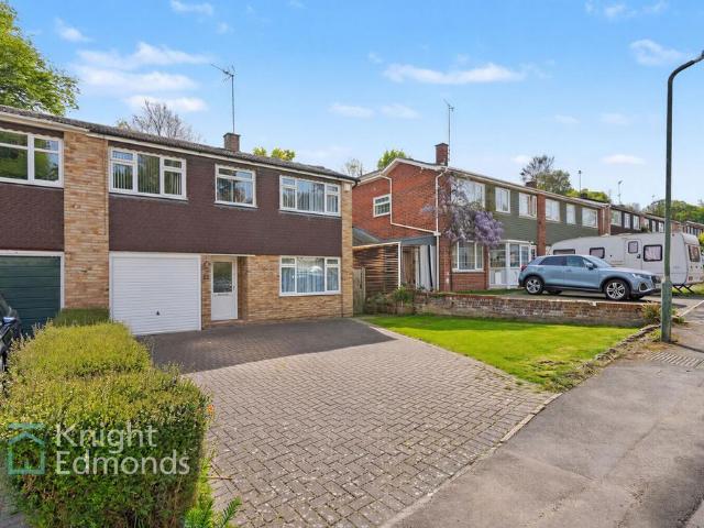 House for sale in Parsonage Place, Midway