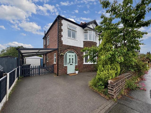 House for sale in Lakes Estate, Handforth