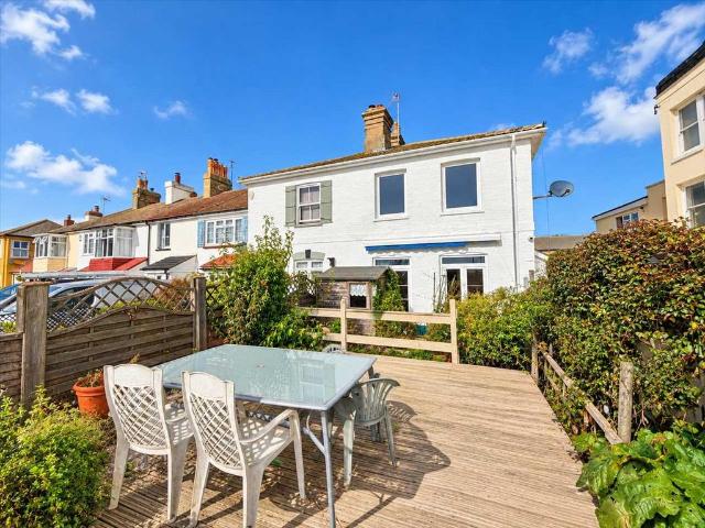 House for sale in Walton-on-the-Naze, Tendring
