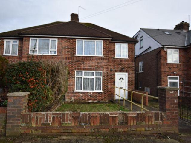 House for sale in Hatch End, Greater London