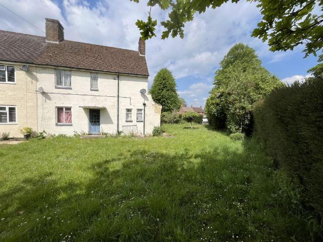 House for sale in Aston Clinton, Buckinghamshire