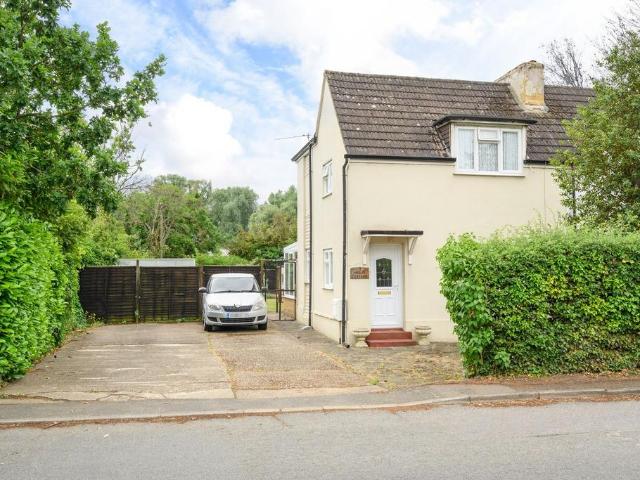 House for sale in Lower Green Esher, Blackhills