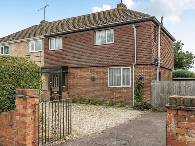 House for sale in Woodley